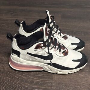 Nike Air Max 270 Women’s Sneakers